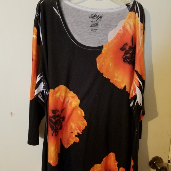 Black pull over top  - 3x - Picture 1 of 1